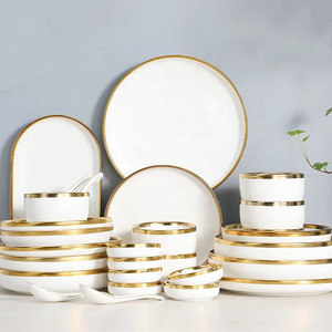 Juego de Cubiertos de Cerámica con Borde Dorado Mate Blanco de Estilo Moderno, Juego de Vajilla de Porcelana - Product Image 1