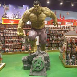 装飾用有名スーパーヒーロー映画アクションフィギュア筋肉質男性ファイバーグラス等身大ハルク像樹脂彫刻アクションフィギュア - Product Image 5