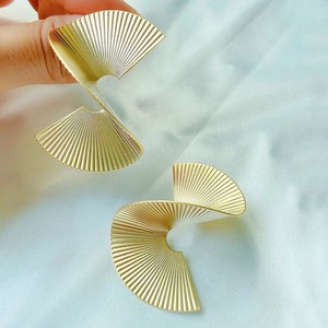 Exaggerated <b>Twisted</b> Women's Punk Irregular <b>Shape</b> Spiral Stainless Steel 14K Gold Plated Big Ear Stud Earrings - Product Image 3