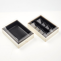Boîte en bois de tremble pliable personnalisable en usine Qiaoji avec couvercle en plastique PET pour Tiramisu Mousse Pudding Brownie Patisserie Bakery