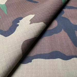 도매 35% 면 65% 폴리에스터 Ripstop 위장 인쇄 직물 직물 짠 기술 유니폼 재킷과 모자 - Product Image 1