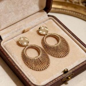 Pendientes de Aro Chapados en Oro Vintage, Diseño Geométrico, Joyería para Mujer, Acabado 22k - Product Image 1