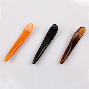 Fabricant de gros Outil de grattage à la cire d'abeille en résine Bâton d'acupuncture pour tendon musculaire du corps et méridien du pied certifié CE Classe I - Product Image 1