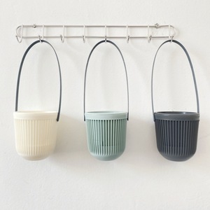 Olla <span class=keywords><strong>colgante</strong></span> de plástico de diseño único de 9cm con función de riego automático Olla <span class=keywords><strong>colgante</strong></span> para interiores - Product Image 4