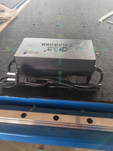 เครื่องยกกระจกสุญญากาศแบบดีไซน์จากโรงงานจีน รุ่น GLR300 สำหรับขนย้ายกระจกภายในอาคาร หมุนได้ 360 องศา ใช้งานง่าย ขายดี - Product Image 5
