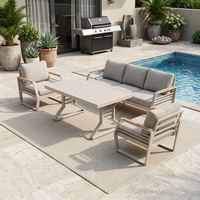 Ensemble de salon de jardin moderne avec structure en aluminium, canapé de patio, meubles avec accoudoirs en bois de teck, table à lattes pour villa, jardin, hôtel, parc
