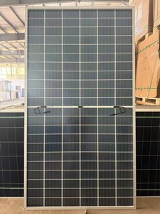 Panneau solaire N-Type TOPCon 700W à double verre, cadre noir, module bifacial demi-cellule, efficacité 21,6 %, pour C&I, montage au sol et sur toiture - Product Image 5