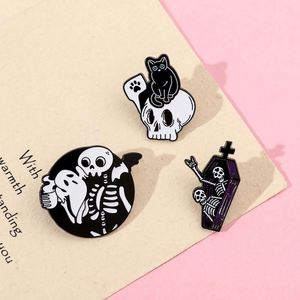 Nouvel Arrivage : Pins en émail fantaisie, motifs Crâne de dessin animé, Halloween, Fantôme, pour chapeaux, broches et vêtements, en gros et à prix abordable - Product Image 2
