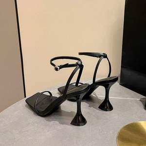 Zapatos de tacón alto con diseño de corte bajo, tacón delicado, estilo versátil, lazo y punta en pico. - Product Image 4