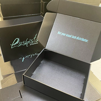 Boîte d'expédition en carton ondulé personnalisée avec logo imprimé et gaufré pour emballage de cils, extensions capillaires et crèmes de beauté