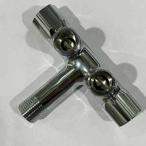 Grifo de Ángulo de Latón Cromado de 1-2 Pulgadas con Doble Salida y Control Manual, con Manija de ABS para Uso en Apartamentos y Hoteles - Product Image 4