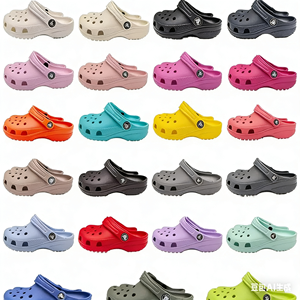 Zturn Nouveauté Vente en gros OEM Sabots et <span class=keywords><strong>mules</strong></span> classiques originaux EVA antidérapants pour hommes et femmes, style <span class=keywords><strong>Crocs</strong></span>, Echo, pour le personnel médical et le jardinage - Product Image 4