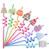 Pailles réutilisables en PETG en gros avec breloque gâteau d'anniversaire en silicone, pailles à boire en plastique colorées en spirale pour les fêtes d'anniversaire des enfants