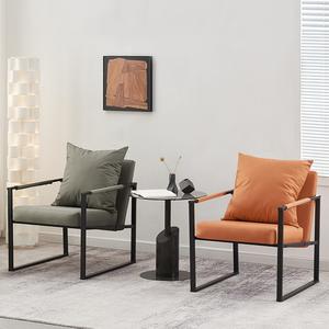 Fauteuil simple de style nordique avec structure en fer et rembourrage en mousse, chaise de salon - Product Image 4