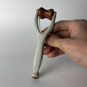 เครื่องนวด<span class=keywords><strong>นิ้ว</strong></span>แบบมือถือ ลูกกลิ้งคู่ หินสีแดงธรรมชาติ บรรเทาอาการปวดข้อตามจุดฝังเข็ม ดีไซน์ตามหลักสรีรศาสตร์ - Product Image 5