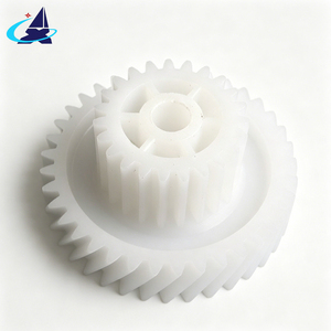 Engranaje Doble de Nylon PA6 Personalizado OEM, Resistente al Desgaste, con Cojinete de Cobre para Transmisión de Maquinaria - Product Image 1