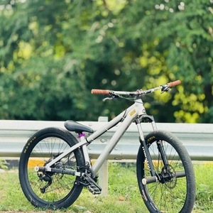 Pneu de vélo de montagne en caoutchouc HOOKWORM <span class=keywords><strong>MAXXIS</strong></span> 24X2.50, <span class=keywords><strong>24</strong></span>/26/27.5/29 <span class=keywords><strong>pouces</strong></span>, largeur 2.5 <span class=keywords><strong>pouces</strong></span>, design haute adhérence et protection - Product Image 5
