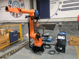 Robot de soudage industriel 6 axes de 2 m avec précision de 0,03 mm et machine de soudage NBC350 - Product Image 4