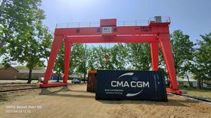 Grúa Pórtico para Contenedores MU con Certificación ISO, Capacidad de 10-50 Toneladas, Alcance Ajustable de 20-35 Metros para Puerto/Manzana Ferroviaria con Sistema de Propulsión Deslizante - Product Image 4