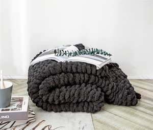 Benutzer definierte Größe <span class=keywords><strong>Daumen</strong></span> Dicke Regenbogen farben Frazada Throw Blanket Sehr weiche handgemachte Baby Polyester Chenille Chunky Knit Blanket - Product Image 6