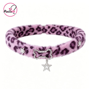 Gargantilla de estrella de cinco puntas de felpa morada, diseño de subcultura de nicho 2K, anillo de cuello corto de pelo de caballo estilo punk para mujer. - Product Image 1