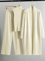 Ensemble femme tendance automne : haut tricoté à manches courtes, cardigan mi-long et pantalon large