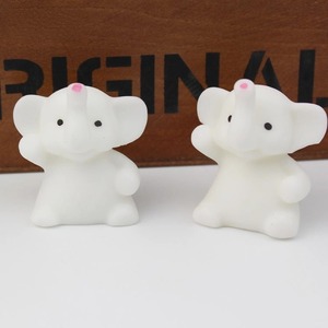 ตุ๊กตาช้าง TPR ยี่ห้อ Jincan ของเล่นนุ่มนิ่มน่ารัก บีบได้ คลายเครียด รูปสัตว์ขนาดเล็ก เหมาะสำหรับเด็กหญิงและเด็กชาย - Product Image 2