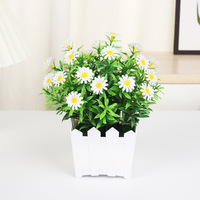 Kunstmatige Daisy Flower Fence Set Kleine zonnebloempotplant in witte houten schuttingpot Home Woonkamer Entree Decoratie