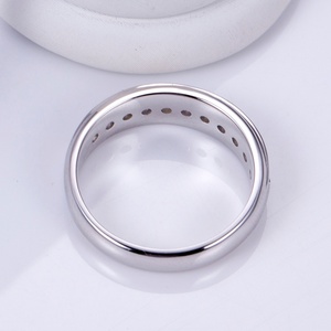 แหวนทองคำแท้ 14k ประดับโมอิสซาไนต์ สำหรับผู้หญิง ดีไซน์ทันสมัยจาก Messi Jewelry - Product Image 3