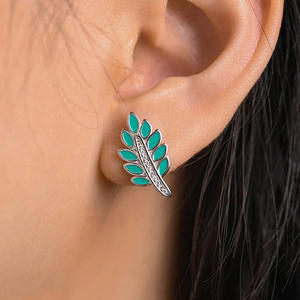 Modernos Pendientes de Hoja Chapados en Oro Blanco con Turquesa, Circonita y Piedras Redondas de Corte Brillante para Mujer, Joyería de Fiesta - Product Image 4