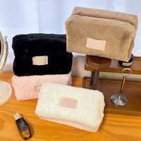 Pochette à fermeture éclair portable et mignonne pour papeterie, pochette de maquillage portable pour femmes, pochette cosmétique en fourrure moelleuse, logo personnalisé, fabrication OEM