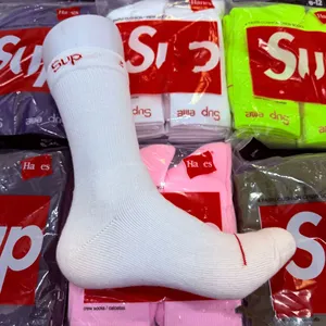 Productos para Dropshipping 2026, Calcetines de Tobillo de Diseño de Lujo, Paquete de 4 |   Toalla de felpa gruesa desechable antideslizante y amortiguadora - Product Image 1