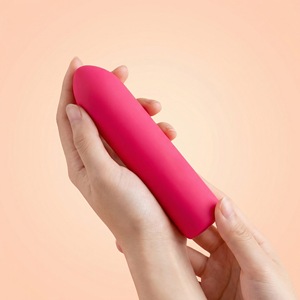 ของเล่นกระตุ้นอารมณ์สำหรับผู้ใหญ่แบบกันน้ำ รุ่น Love Egg Rechargeable Bullet สีแดง ทำจากยางนิ่ม - Product Image 1