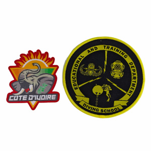 Muestra Gratuita de Parche de Chenilla Bordado Personalizado, Parches de Ropa Tejidos Termoadhesivos de Alta Calidad con Diseño de Flores y Corazones - Product Image 4