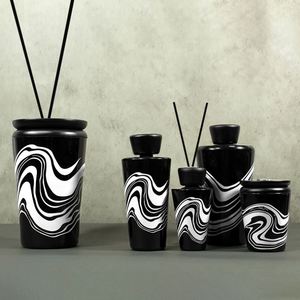 ชุดกระจายกลิ่นเซรามิกทำมือ ขวดทรงกระบอกลายหินอ่อนสีดำขาว - Product Image 4