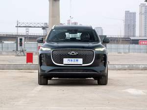 Chery Tiggo 8 PLUS SUV à essence avec recharge rapide sans fil 50W - Product Image 2