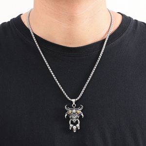 Yunnique – collier avec pendentif tête de fantôme en acier inoxydable pour hommes, bijoux à thème avec design de visage - Product Image 4