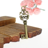 Breloque Clé Squelette Filigrane en Alliage Bronze Antique, Pendentif Vintage pour Décoration de Chapeau Steampunk