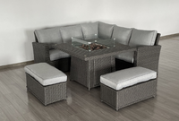 Ensemble de canapés en rotin moderne avec foyer - Table de jardin d'extérieur et mobilier de patio, design contemporain