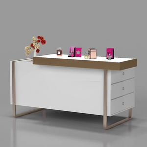 Présentoir de Comptoir pour Cosmétiques LUX en MDF Blanc avec Logo Personnalisé pour Magasin de Maquillage - Product Image 4