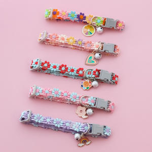 Collares para Perros y Gatos con Diseño Nuevo, Bonitos y Ajustables, de Poliéster con Hebilla, Coloridos, Ecológicos, con Flores de Arcoíris - Product Image 3
