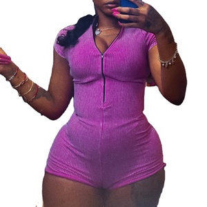 Estate nuovo arrivo colore <span class=keywords><strong>fucsia</strong></span> donna pagliaccetti corti con cerniera anteriore manica corta <span class=keywords><strong>tuta</strong></span> da donna un pezzo - Product Image 1