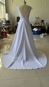 Nuovo Arrivo Abito da Sposa Sirena Sottile con Scollo a V e Piccola Coda, Ideale anche per Serate Eleganti - Product Image 6