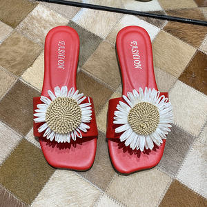 2025 dames concepteur pantoufles exquis marguerite déco Match jupe <span class=keywords><strong>petite</strong></span> plate-forme été sandales plates Offre Spéciale tongs pour les femmes - Product Image 5