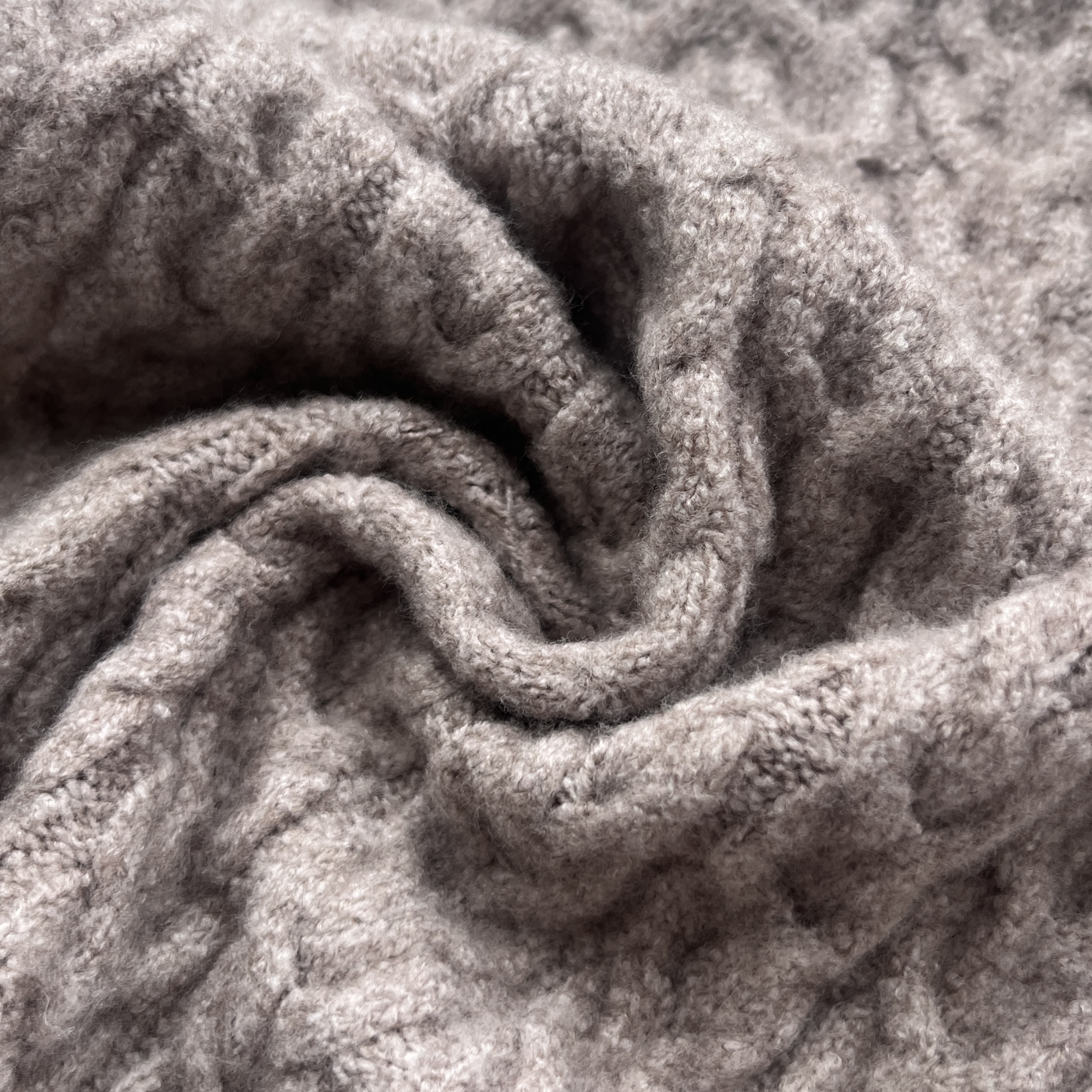 31% Viscose 12% Re-Nylon 53% Re-Polyester 4% Spandex Eco-Conscious Brushed Yarn for Hand Knitting Crochet