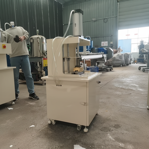 Machine de fabrication pour la maison à partir d'huile et d'alcaloïde savon automatique dpenser rechargeable - Product Image 1