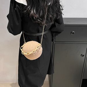 Sac à main d'hiver pour femme, style basketball, avec fermeture éclair unique, rivets, imprimés animaliers, en flanelle, portable, avec chaîne, sac à bandoulière Tanjing - Product Image 3