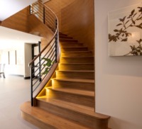 Conception d'escalier courbé à rayon compact pour les petits points d'accès résidentiels en grenier et en sous-sol