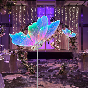 Lámpara de pie de mariposa para boda al por mayor decoración de mariposas iluminación de mariposa romántica colgante para decoración de fondo de fiesta - Product Image 2