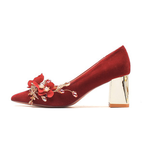 Zapatos de Novia Elegantes con Tacón Grueso y Punta en Pico, Decorados con Flores Rojas, para Ceremonia de Boda - Product Image 5